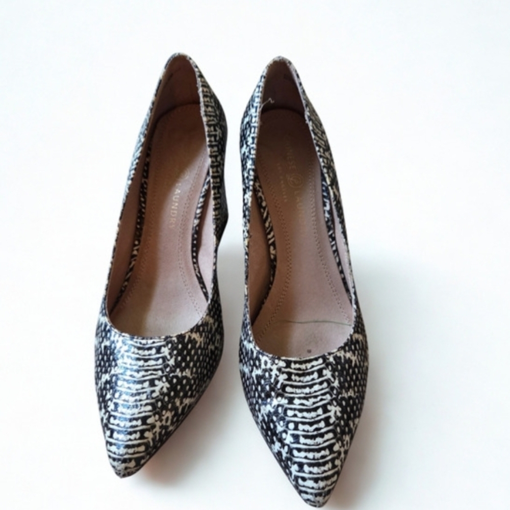 Elegant Black and White Women's Pumps